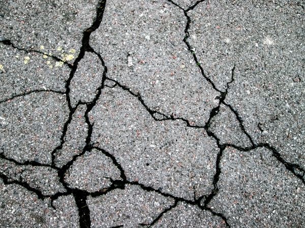 Cost of Driveway Crack Filling in Crestview